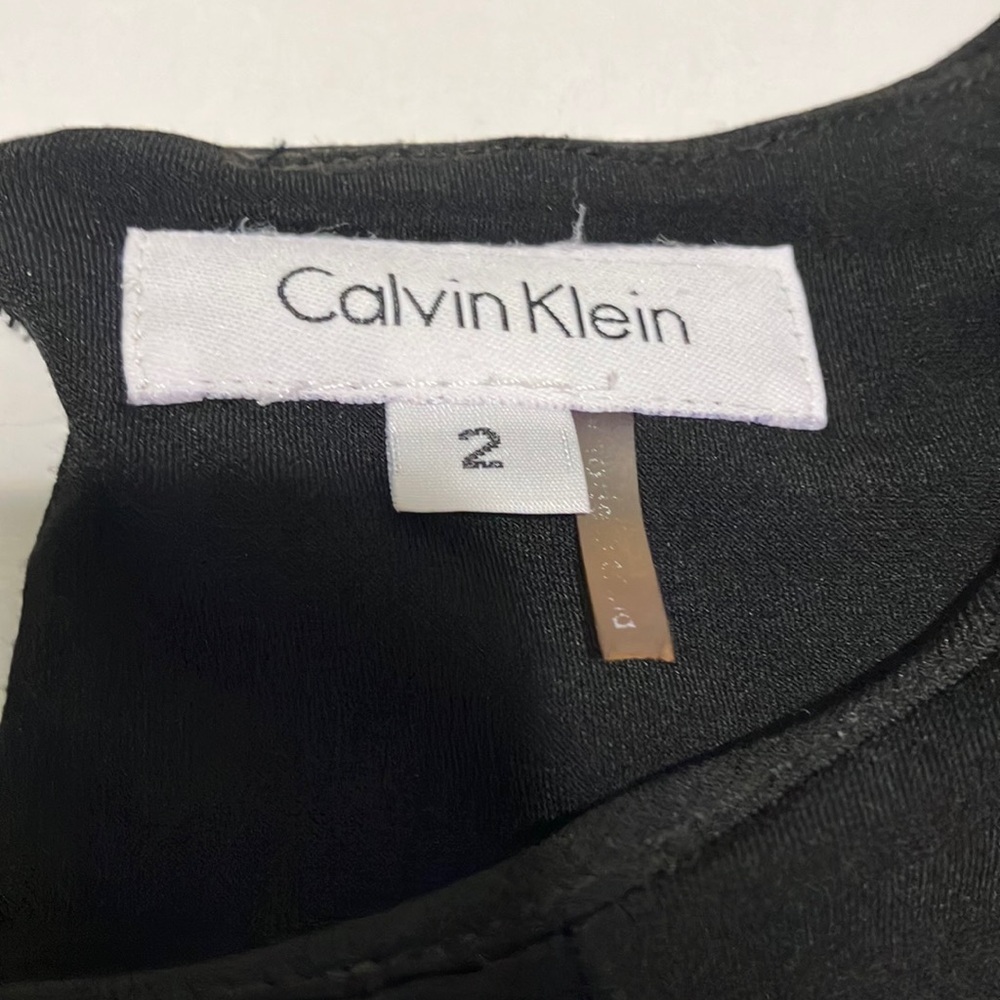 Two Calvin tops - Picture 4 of 6